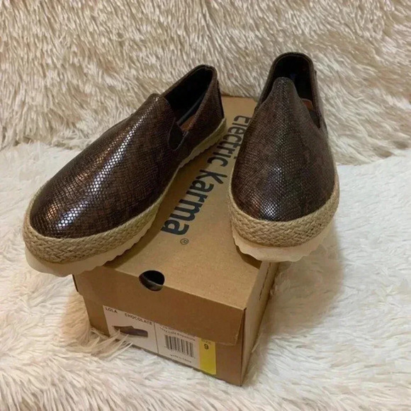Electric Karma Women's Lola Chocolate Slip-on 9 - Picture 2 of 8